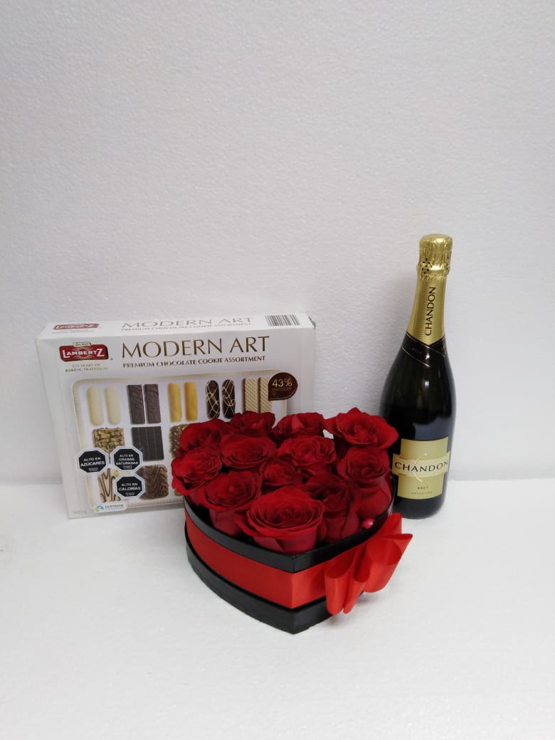 Caja coraz�n con 12 Rosas + Champagne 375cc y Caja de Galletas Lambertz 500 Grs